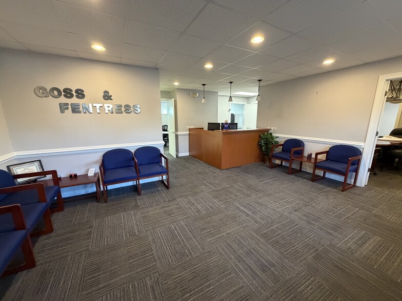 More Photos Of 735 Newtown Rd, Norfolk Office For Sale