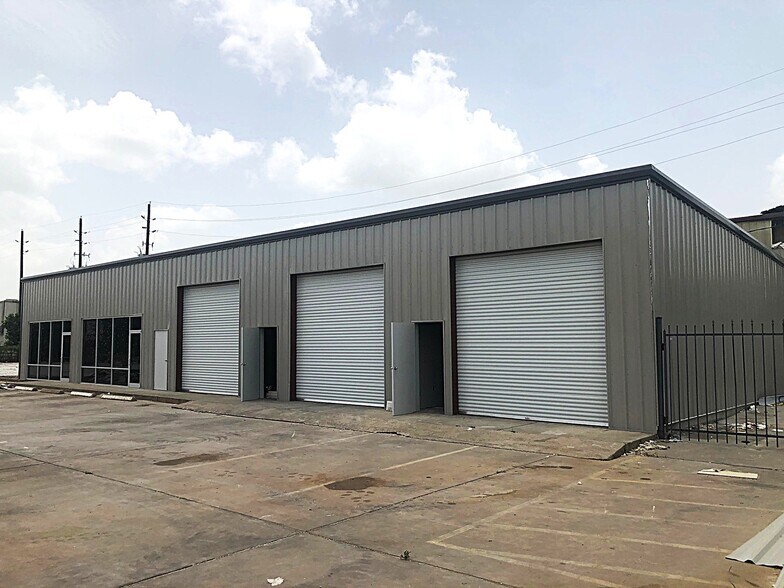 More Photos Of 4503 Gessner Rd, Houston Freestanding For Lease