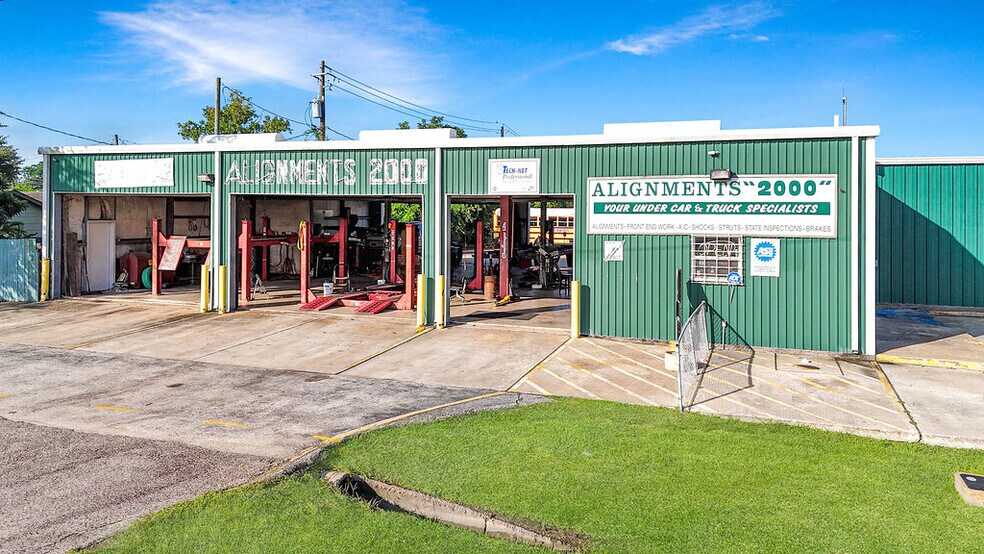 More Photos Of 502 Washington St, South Houston Warehouse For Sale