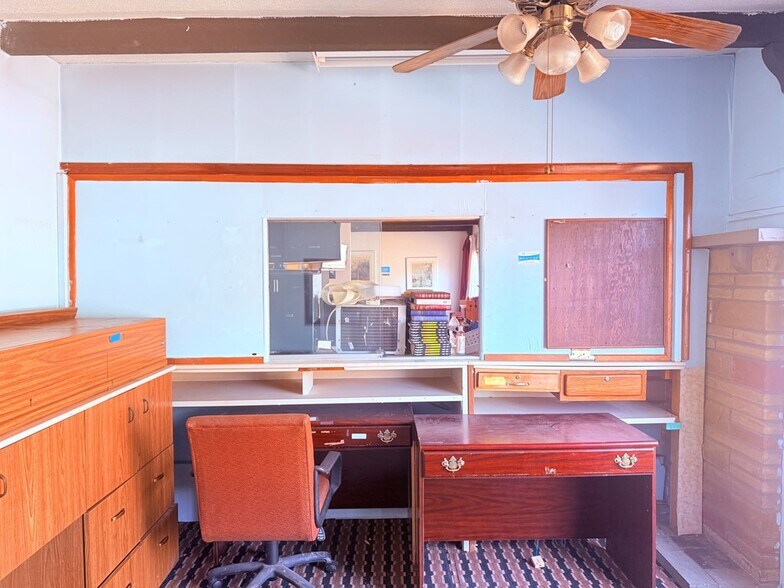 More Photos Of 834 3rd St, New Martinsville Hotel For Sale