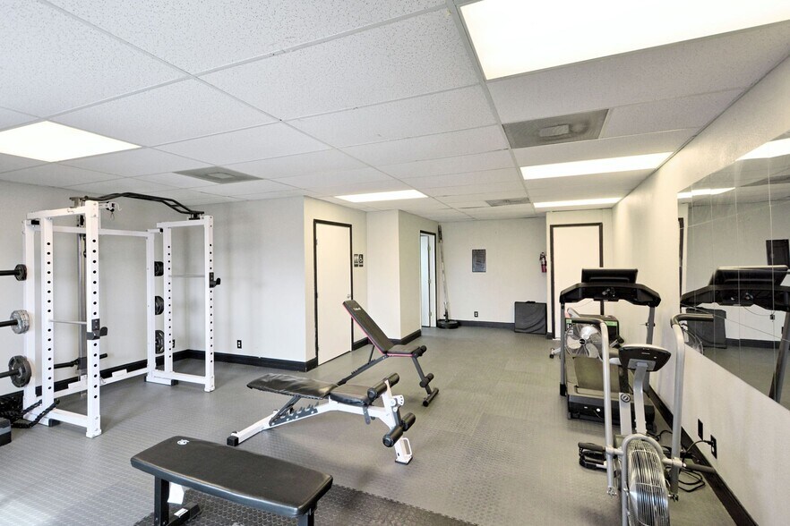 More Photos Of 100 Schertz Pky, Schertz Freestanding For Sale