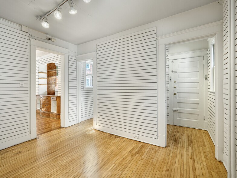 More Photos Of 1124 Grand Ave, Saint Paul Freestanding For Sale