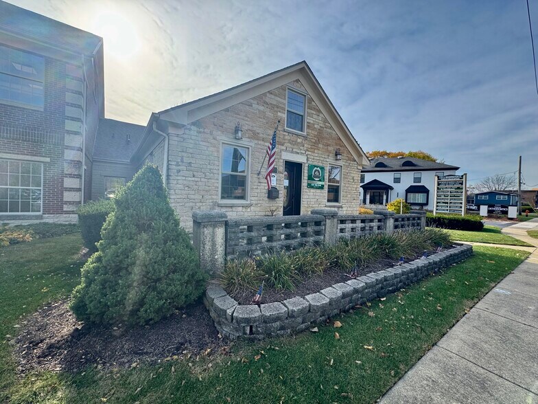 More Photos Of 1155 S Washington St, Naperville Loft Creative Space For Lease