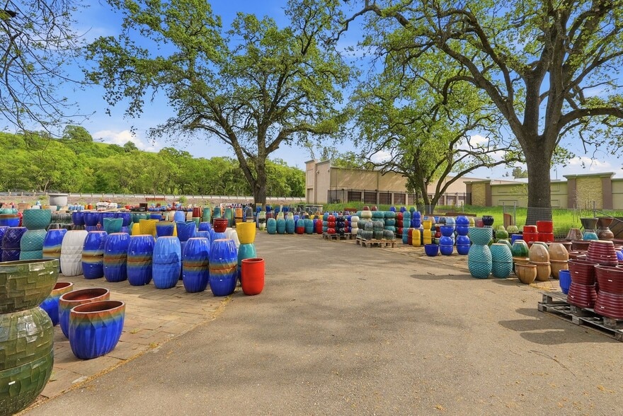 More Photos Of 5930 Cherry Glen Rd, Vacaville Garden Center For Sale