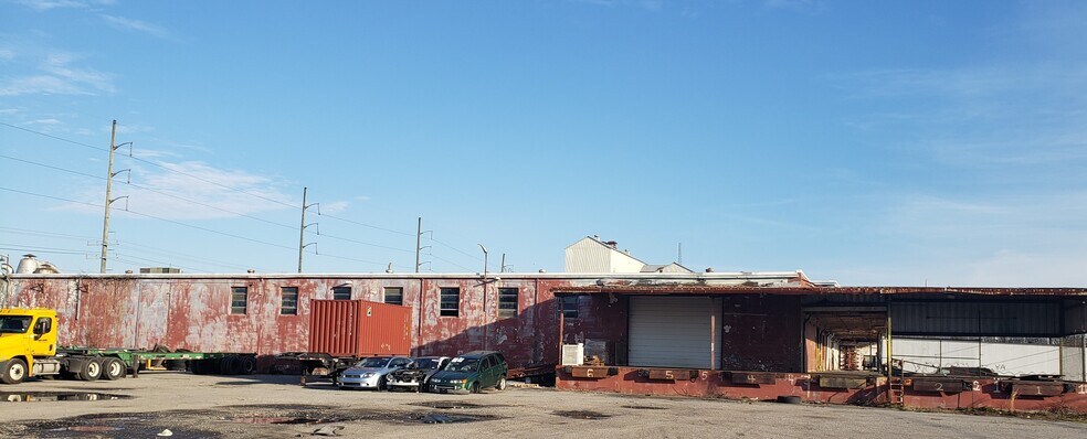 More Photos Of 500 Confederate Ave, Portsmouth Distribution For Sale