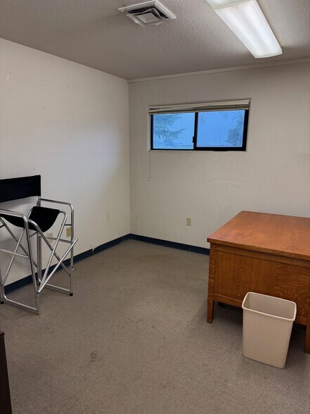 More Photos Of 3792 Feather River Blvd, Olivehurst Office For Lease