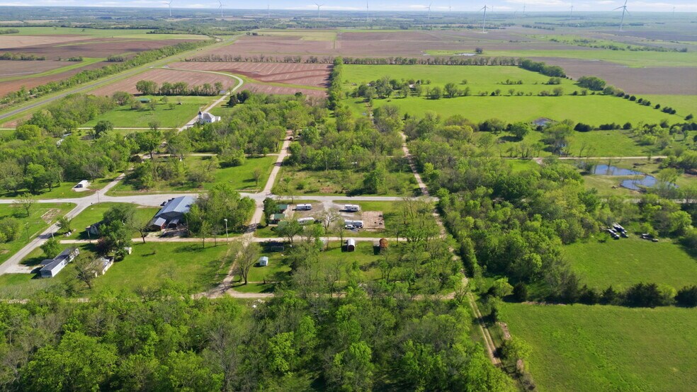 More Photos Of 74 2nd St, Moran Trailer Camper Park For Sale