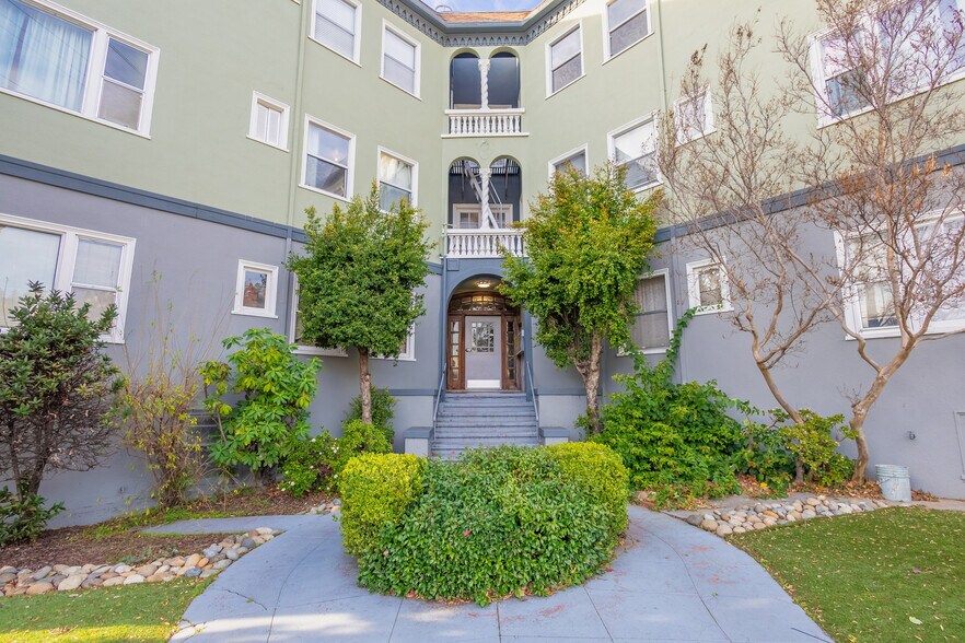 Primary Photo Of 2924 Claremont Ave, Berkeley Apartments For Sale