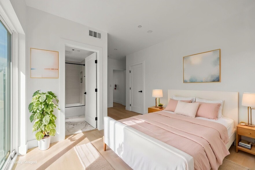 More Photos Of 1933 Magnolia Ave, Los Angeles Apartments For Sale