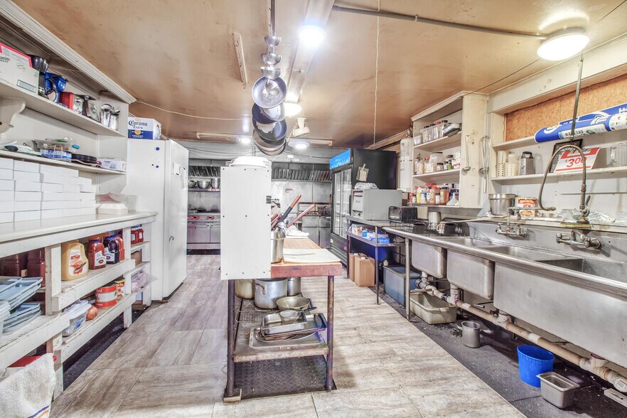 More Photos Of 16 Ellicott Pl, Depew Restaurant For Sale