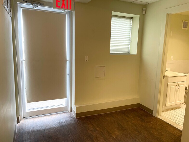 More Photos Of 213-44 40th Ave, Bayside Office For Sale