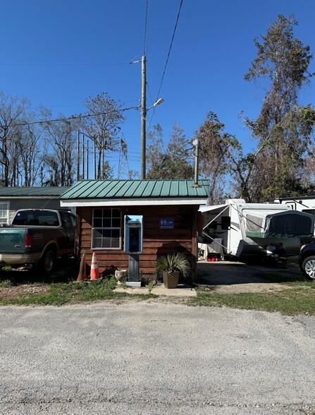 More Photos Of 70 US Highway 17, Richmond Hill Trailer Camper Park For Sale