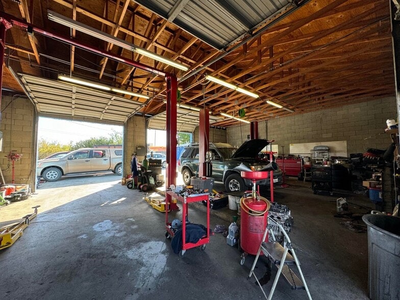More Photos Of 49927 Twentynine Palms Hwy, Morongo Valley Auto Repair For Sale