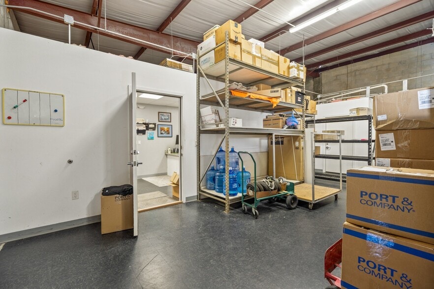 More Photos Of 4540 Northgate Ct, Sarasota Warehouse For Sale