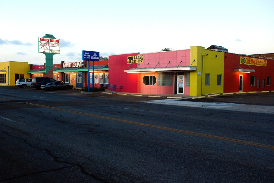 Primary Photo Of 1300-1336 S Staples St, Corpus Christi Department Store For Lease