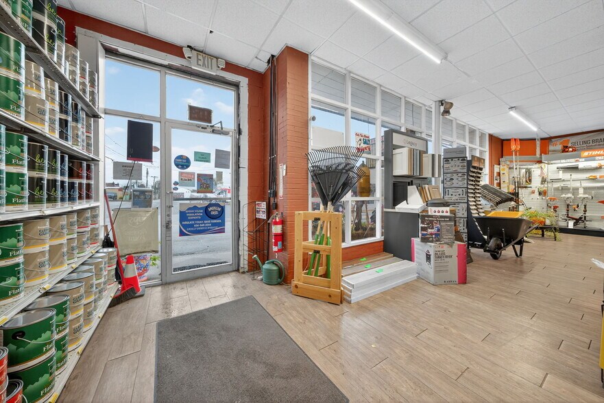 More Photos Of 103 W 2nd St N, Wright City General Retail For Sale