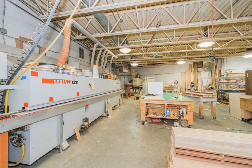 More Photos Of 1944-1952 Richmond Terrace, Staten Island Showroom For Lease