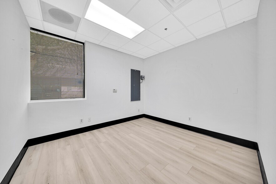 More Photos Of 4045 E Union Hills Dr, Phoenix Medical For Lease