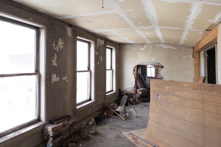 More Photos Of 18 Public Sq, Watertown Storefront Retail Residential For Sale