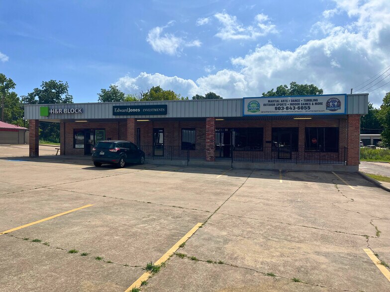 More Photos Of 906 Us Highway 271 S, Gilmer Storefront For Lease
