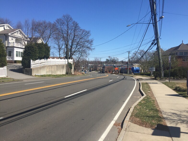 More Photos Of 85 East Putnam Ave, Cos Cob Bank For Lease