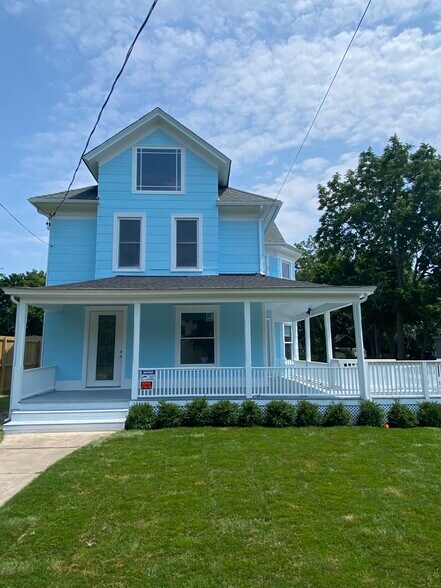 More Photos Of 434 Griffing Ave, Riverhead Medical For Sale