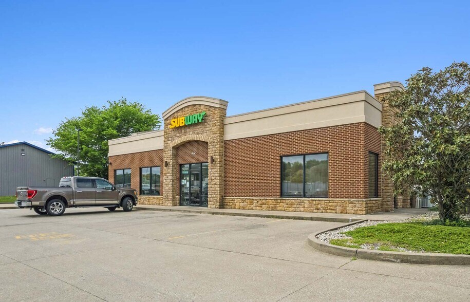 Primary Photo Of 2525 US Highway 41 N, Henderson Fast Food For Sale