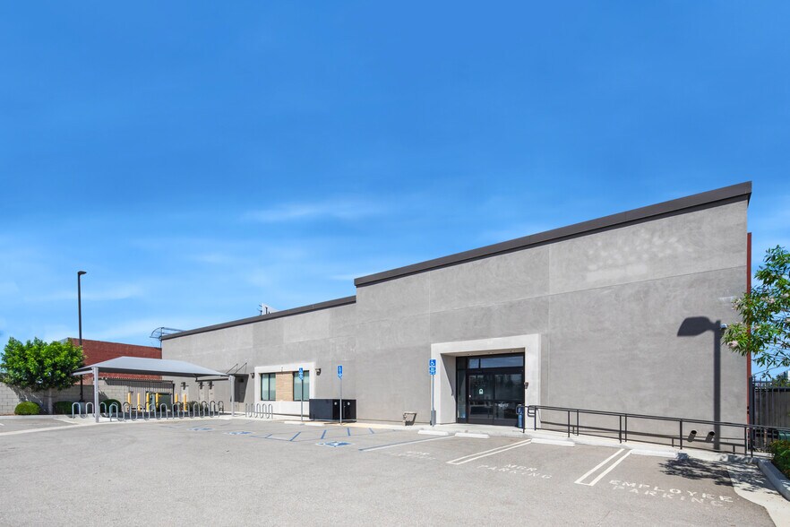 More Photos Of 11702 Victory Blvd, North Hollywood Medical For Sale