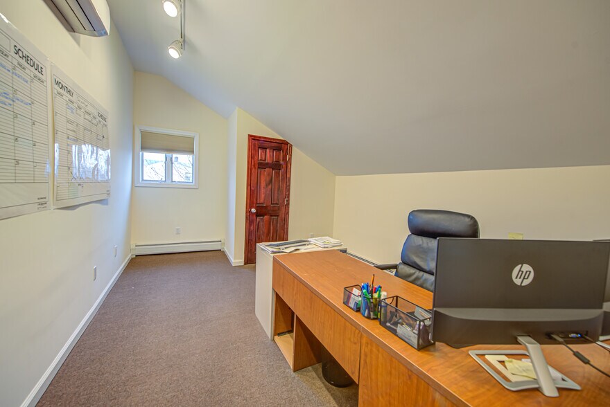 More Photos Of 9 Degnon Blvd, Bay Shore Office For Sale