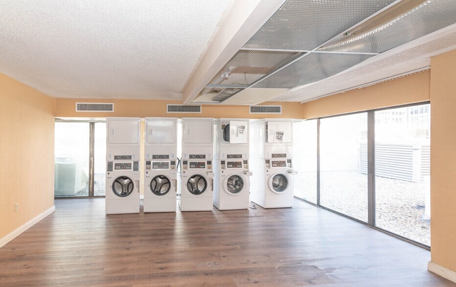 More Photos Of 101 W Fayette St, Baltimore Apartments For Sale