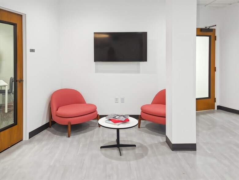 More Photos Of 9211 Forest Hill Ave, Richmond Coworking Space