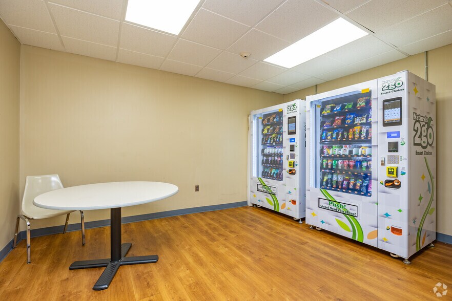 More Photos Of 206 Bergen Ave, Kearny Medical For Lease