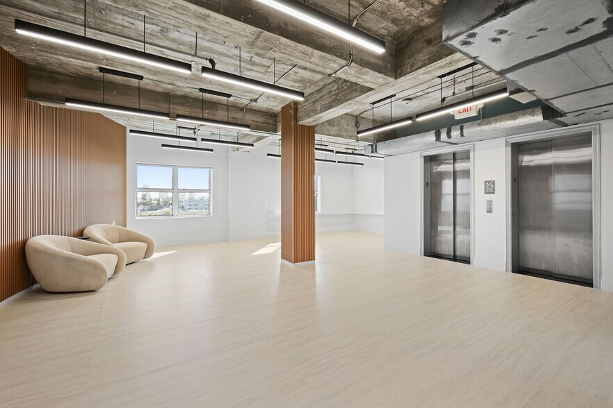 More Photos Of 605 Lincoln Rd, Miami Beach Office Residential For Sale