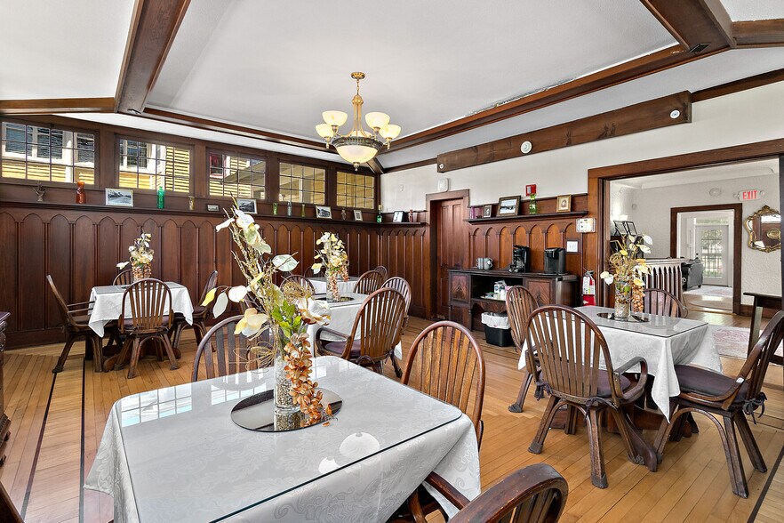 Primary Photo Of 444 S Beach St, Daytona Beach Hospitality For Sale