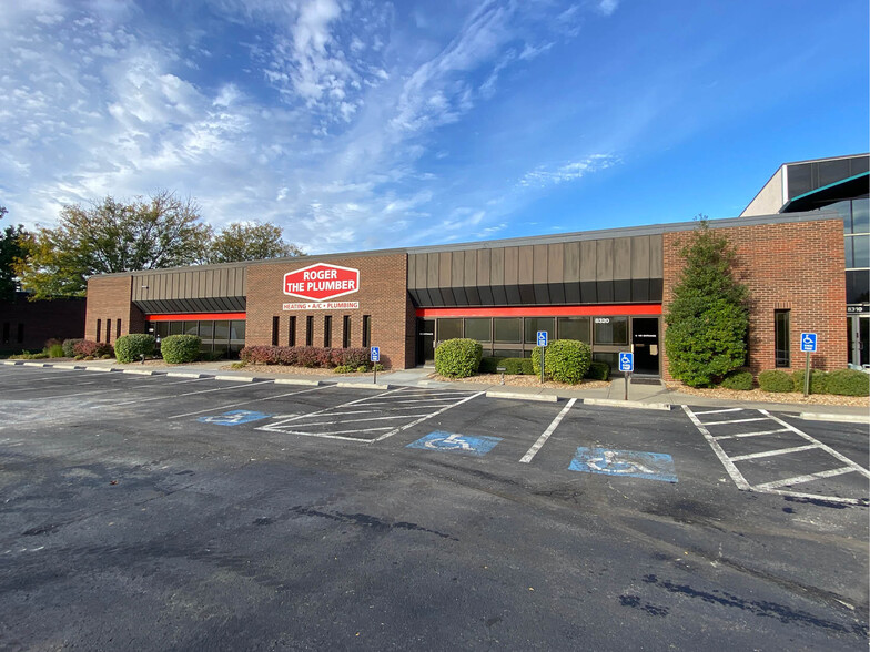 Primary Photo Of 8320 Nieman Rd, Lenexa Showroom For Lease