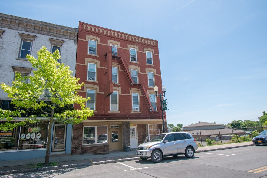 More Photos Of 555 Exchange St, Geneva Apartments For Sale