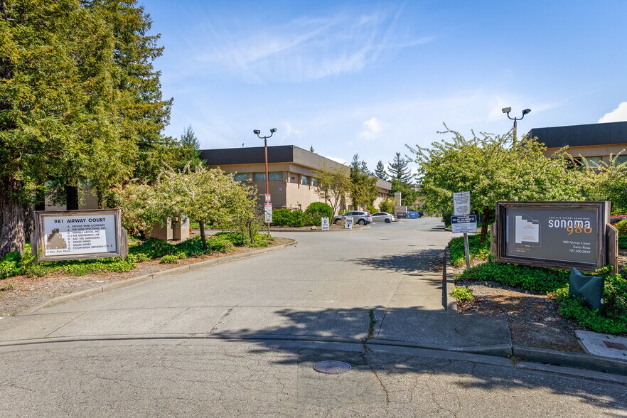 Primary Photo Of 981 Airway Ct, Santa Rosa Warehouse For Lease