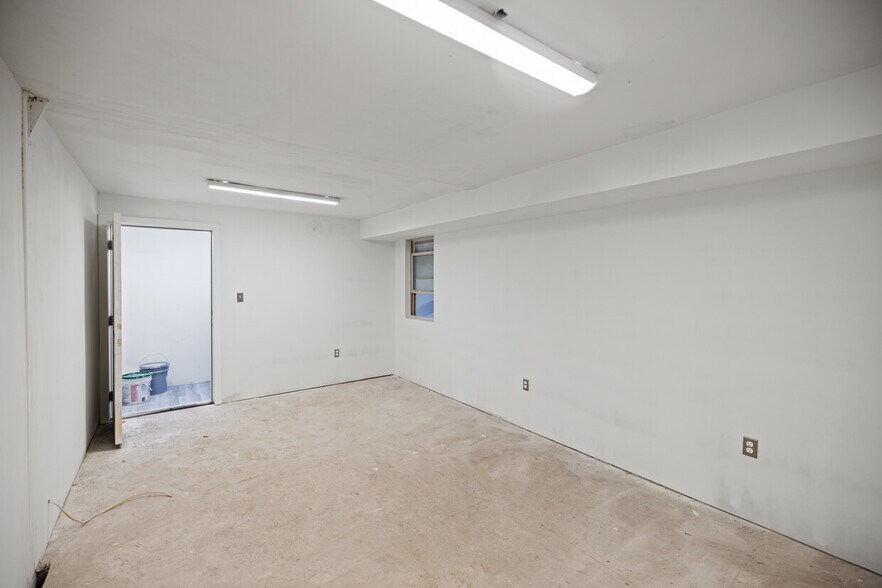 More Photos Of 1916 15th St SE, Washington Apartments For Sale