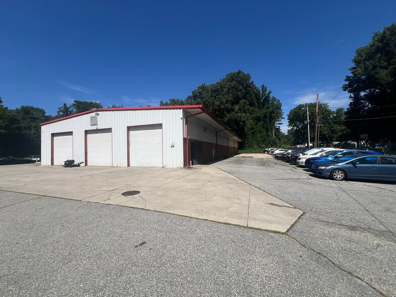 More Photos Of 1520 Alamance Church Rd, Greensboro Warehouse For Lease