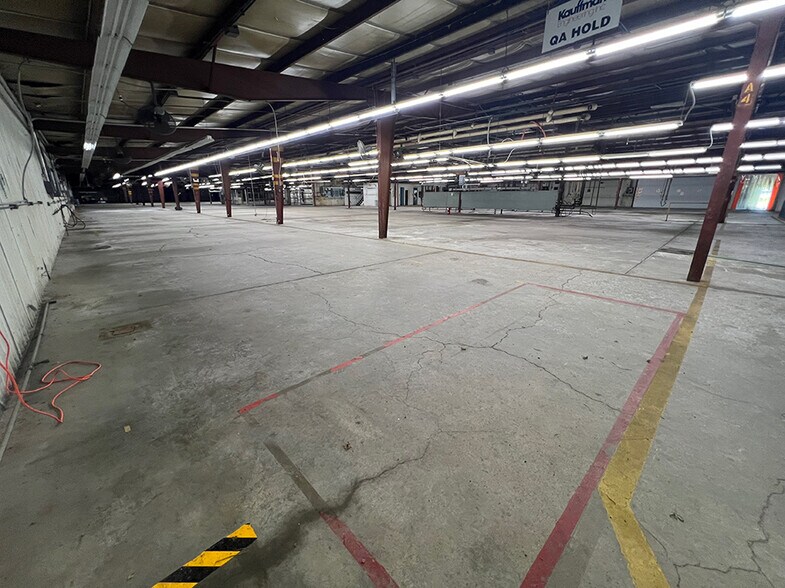 More Photos Of 13301 Tinker Ave, Lawrenceville Manufacturing For Lease