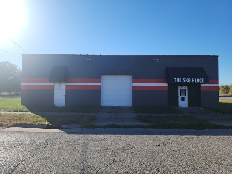 More Photos Of 1137 3rd Ave, Terre Haute Supermarket For Sale