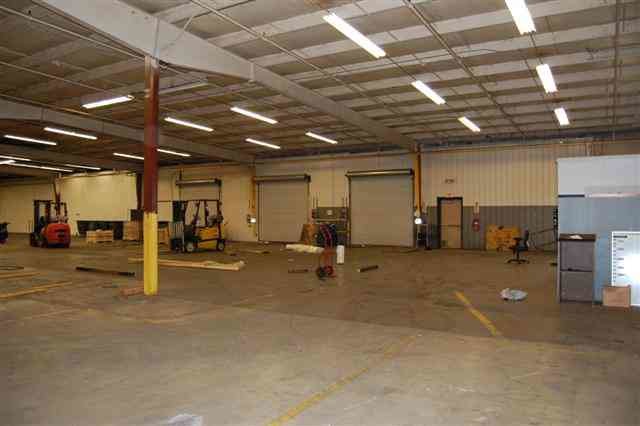 More Photos Of 1 Municipal Dr, Carrollton Distribution For Lease