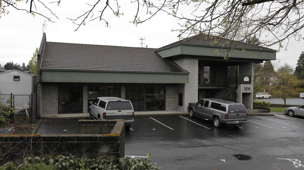 More Photos Of 3214 NE 42nd St, Vancouver Office For Sale