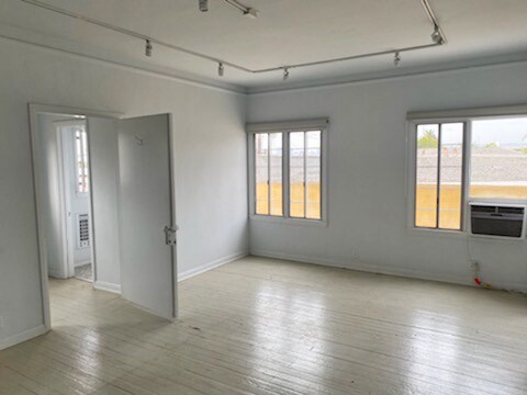 More Photos Of 7912-7918 Melrose Ave, Los Angeles Storefront Retail Office For Lease