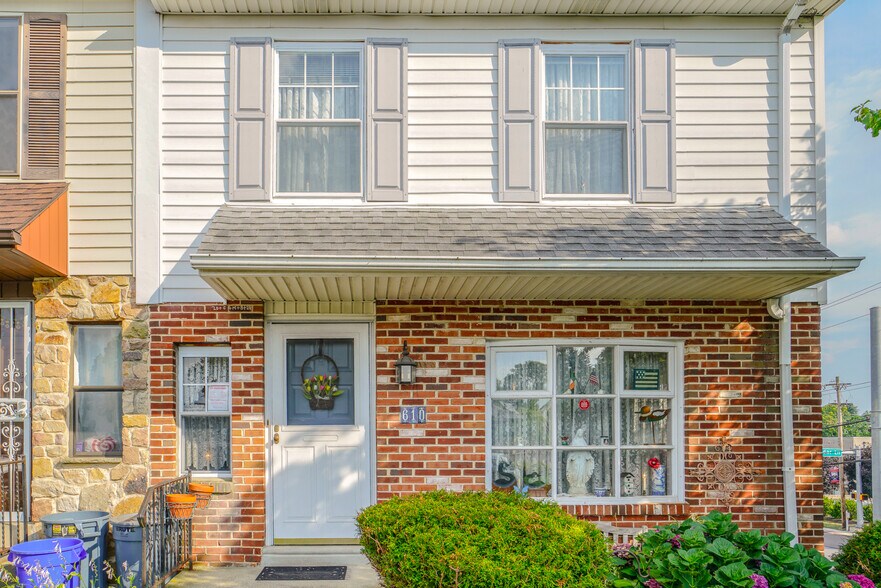 More Photos Of 610 S Cedar Ln, Upper Darby Office Residential For Sale