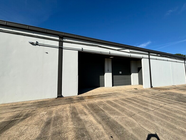 More Photos Of 6801 Portwest Dr, Houston Flex For Lease