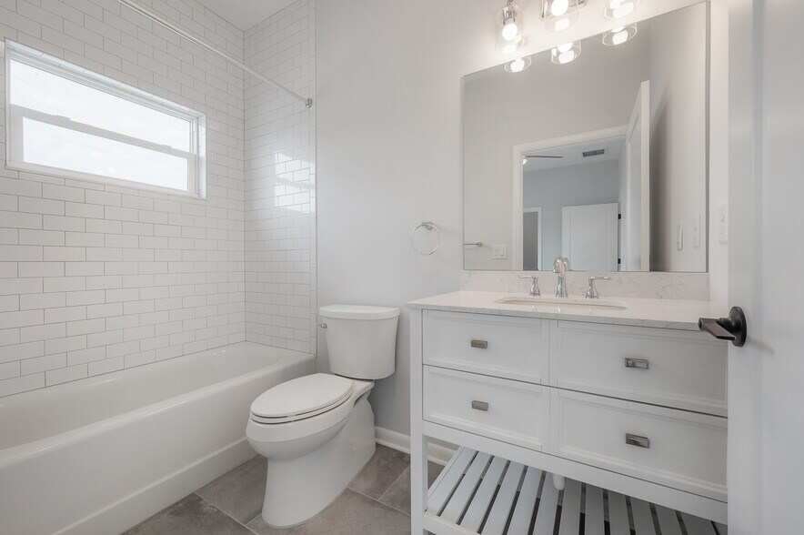More Photos Of 3921 State St, Tampa Specialty For Sale