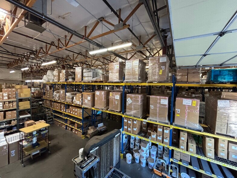 More Photos Of 1805 E McDowell Rd, Phoenix Distribution For Lease