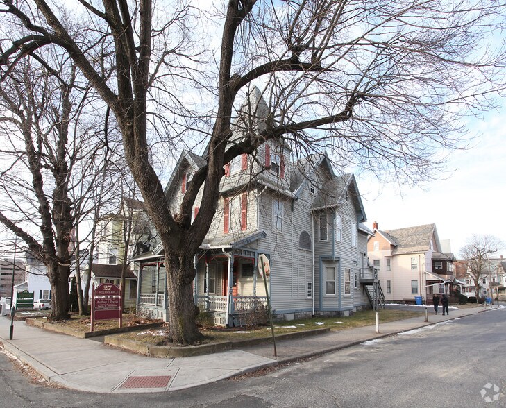 More Photos Of 27 Holmes Ave, Waterbury Office For Lease