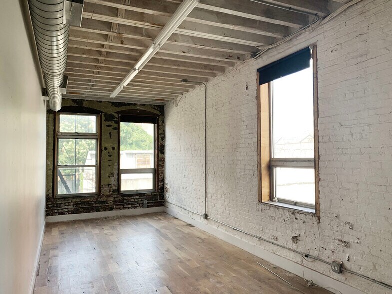 1193 Atlantic Ave, Brooklyn, NY 11216 Lofts/Showrooms For Lease